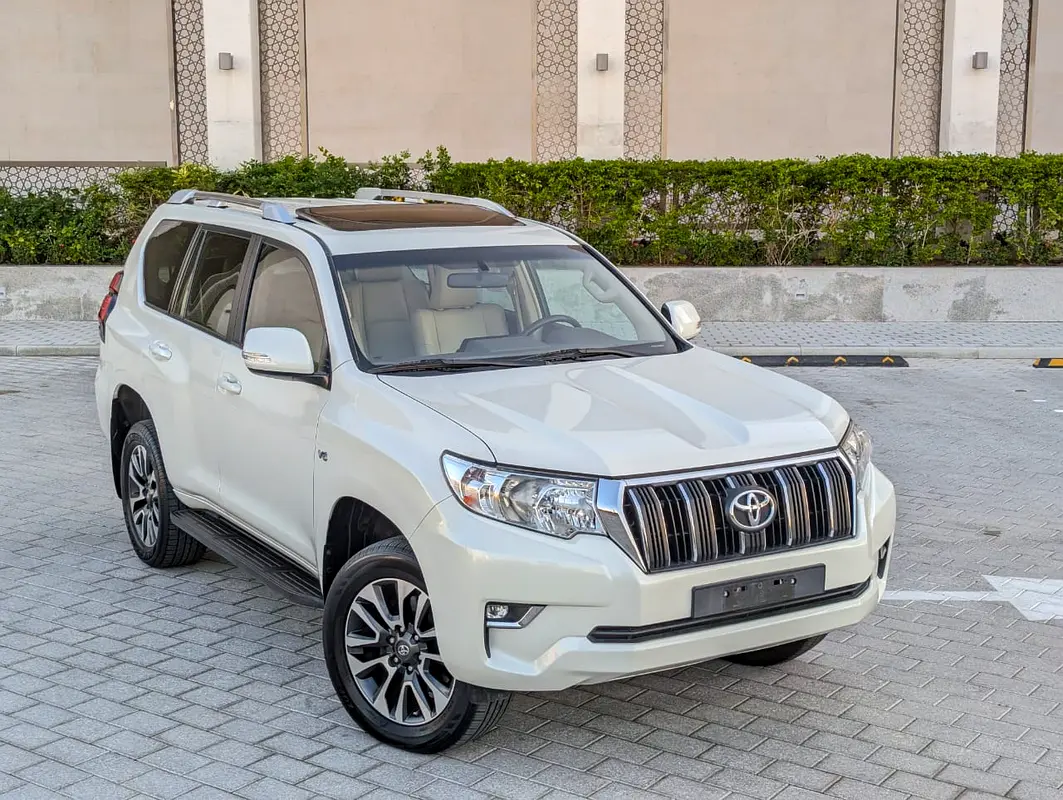 Toyota Prado 2022 — photo 1 of 20
