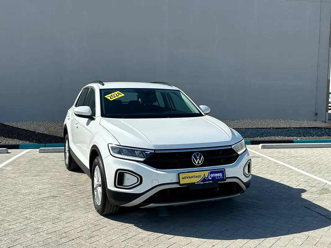 Volkswagen T-Roc 2024 — photo 1 of 12