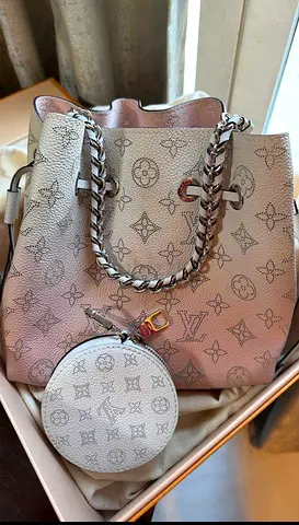 Louis vuitton mahina bella bag