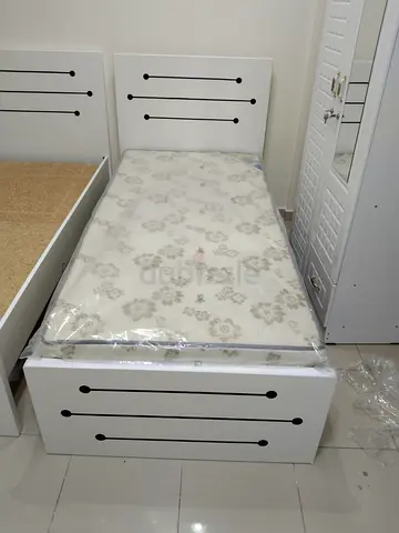 Single Bed with mattress 90x190cm. Same day delivery available