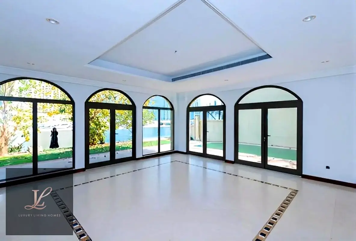 Private Beach Access | Vacant | Skyline view