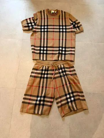 Stylish Burberry Checkered Set for Men