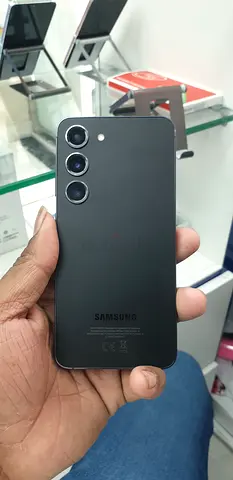 S23 8GB 128GB TRA uae version Physical Dual Sim