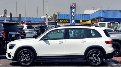 2025 Mercedes-BENZ GLB — миниатюра 4
