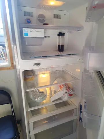 Modern LG Refrigerator in Excellent Condition for Sale!