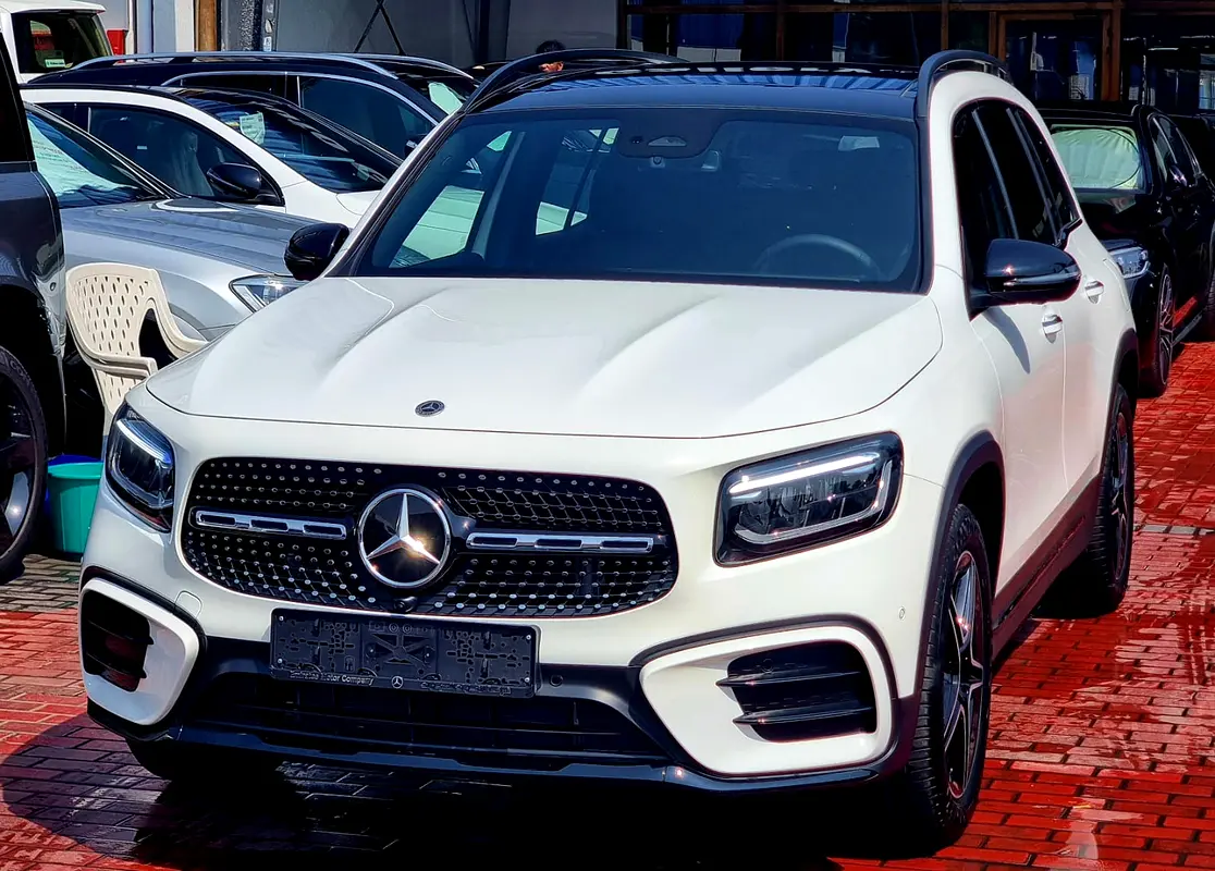 Mercedes-Benz GLB-Class 2025