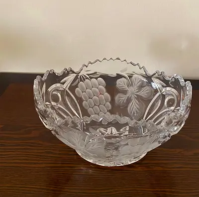 Elegant Crystal Decorative Bowl