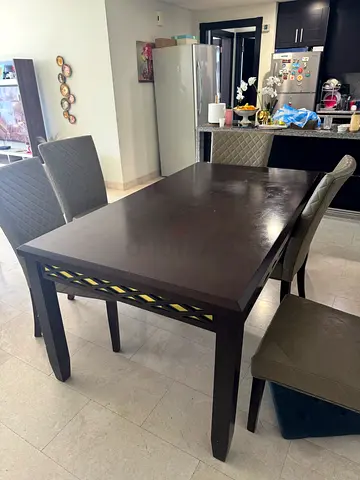 Elegant Dining Set with Stylish Chairs