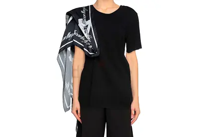 MM6 MAISON MARGIELA Black T-Shirt with Stylish Scarf