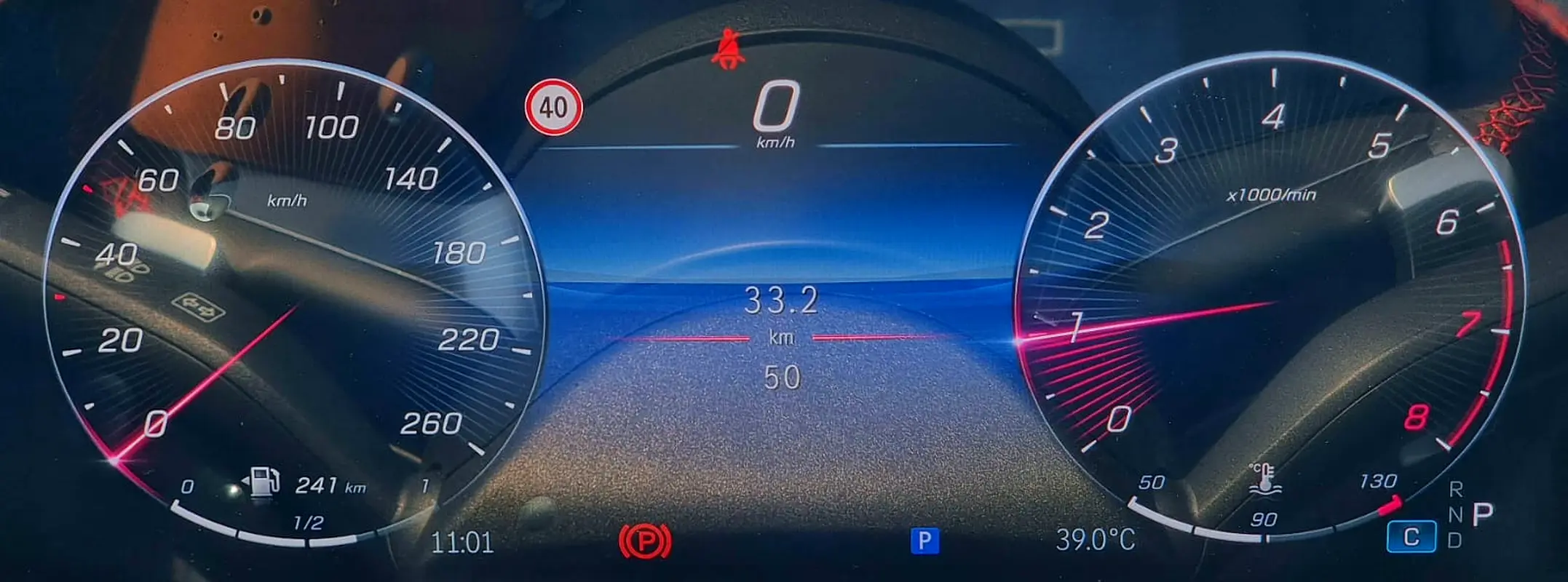 Mercedes-Benz GLB-Class 2025