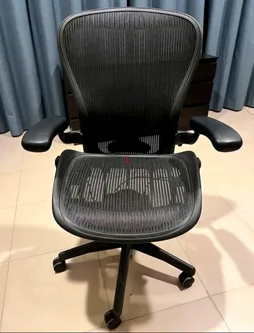 Herman miller Aeron size C  fully loaded