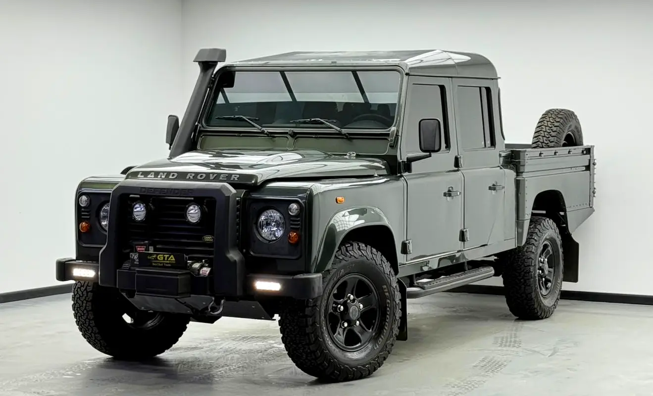 Land Rover Defender 2008 — photo 1 of 17