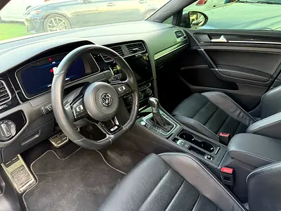 صورة 8 لـ 2019 Volkswagen GOLF R