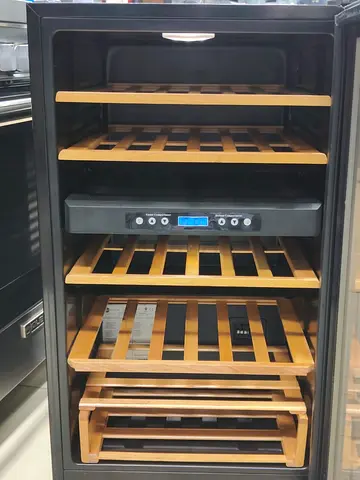 Hoover dual temperature wine fridge very good working delivery with warranty