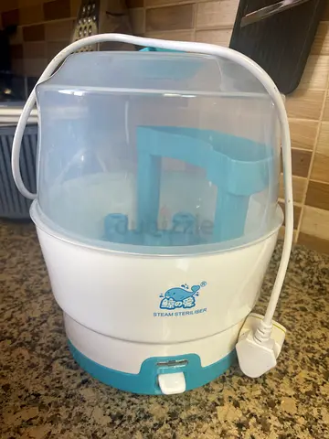 Compact Steam sterilizer for baby bottles and other items