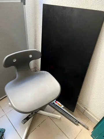 Modern Office Chair and Desk Set