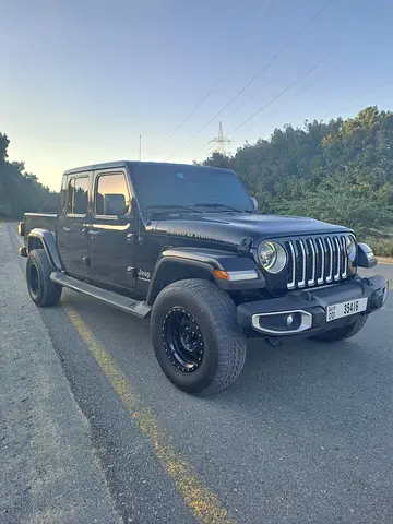 JEEP GLADIATOR OVERLAND 2020 V6 AUTOMATIC US FULL OPTION VERY CLEAN CAR