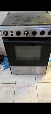 Quality Gas Oven in Excellent Condition