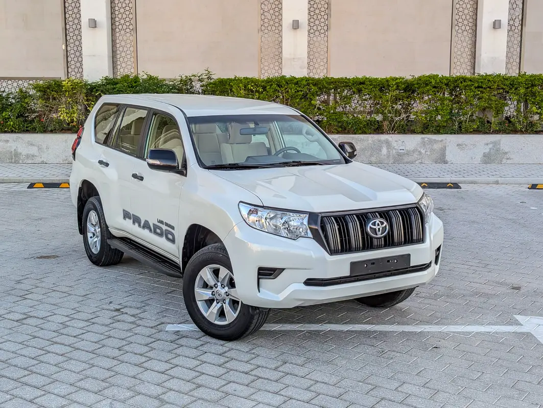 Toyota Prado 2023 — photo 1 of 18