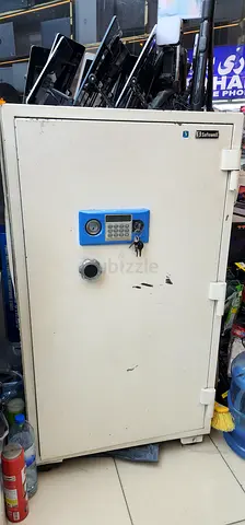 Heavy-Duty Security Safe with Digital Lock