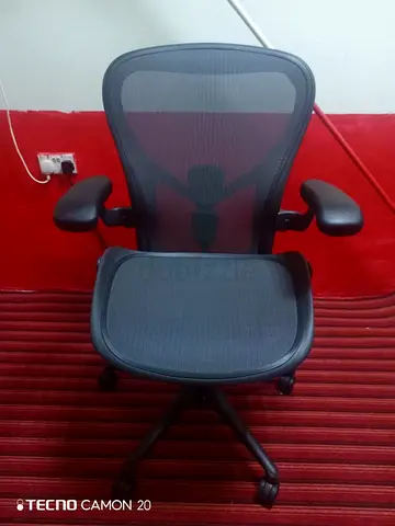 Herman miller Aeron remastered model B fully loaded