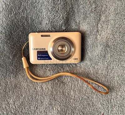 Samsung ES95 camera very clean