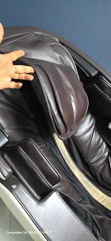 Luxurious Full body Massage Recliner for Ultimate Relaxation Royal UFO IS 999 Isukoshi