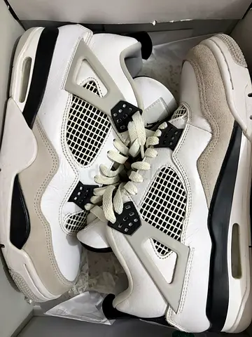 Jordan 4 military black used 10.5 US / 44.5 EU