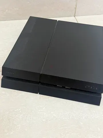 PS4 PlayStation 4  500 gb comes with downloaded games