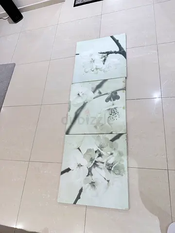 Elegant Floral Wall Art for Modern Interiors