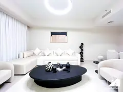 Luxury 3 Bedroom Balcony Downtown l All Bills Inc l Free wifi - Parking - Cleaning - No Commission