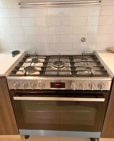 Bosch full gas cooker little used 5 burner like new good working delivery with warranty