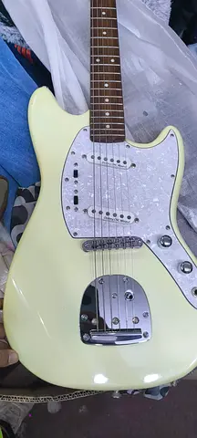 Hybrid Electric Guitar Vintage White. Model: IYV ISMF-200 VW