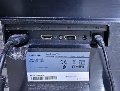 Samsung Display Monitor - Great for Gaming and Work -- 60 HZ / 28 inches