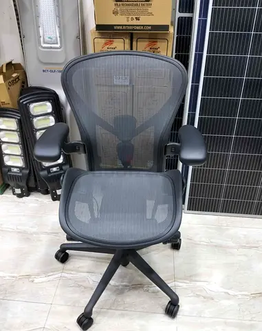 Herman miller remastered size C fully loaded