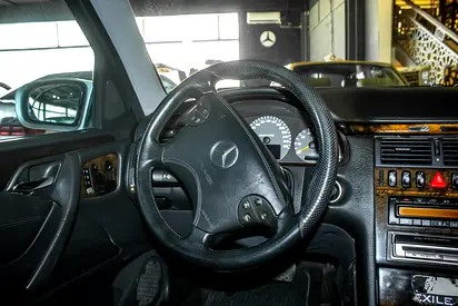 صورة مصغرة 11 لـ 2002 Mercedes-BENZ E-CLASS