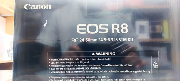 Canon EOS R8 Camera Kit - Excellent Condition