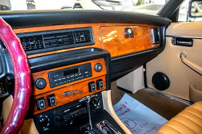 صورة مصغرة 13 لـ 1983 Jaguar XJ