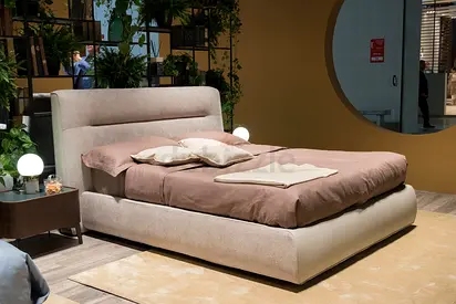 Elegant modern king size fabric bed,also customization available