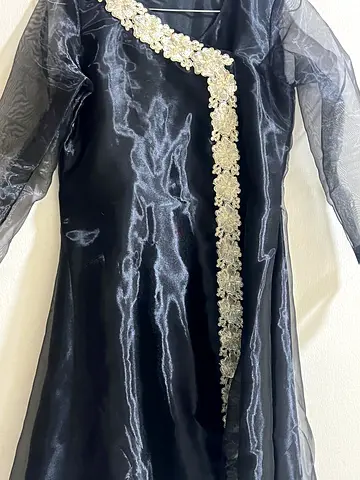 Elegant Black Dress with Embellished Detail