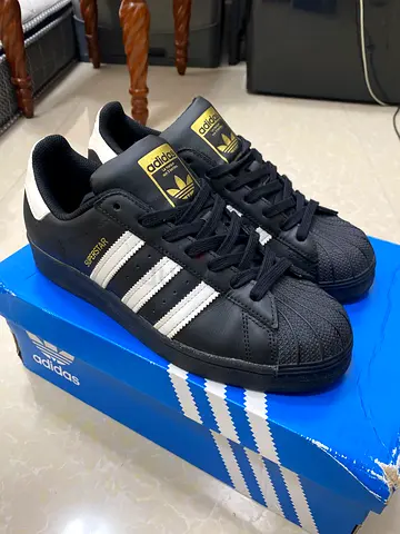 “URGENT”Adidas Superstar Sneakers in Black and White (ORIGINAL)