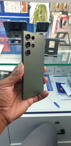 Samsung S23 ultra 5G 8GB 256GB physical single sim have dot