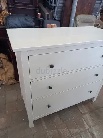 Stylish Minimalist Chest of Drawers