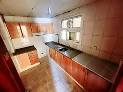 1 BHK available near madina shopping cantar fully family building Call Ahsan Ali