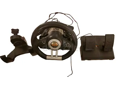 PS4 steering wheels like new for sale