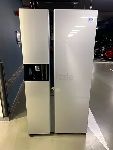 Hitachi 2 Door With ice Maker Refrigerator