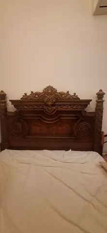 Used bed with out mattress for sell orginal price 500AED - offer price 250AED
