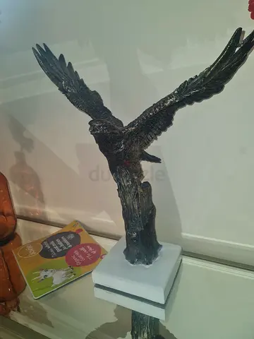 Beautifully Crafted Eagle Sculpture