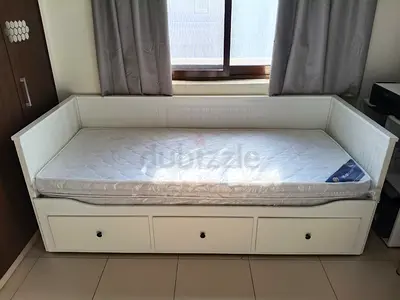 Stylish White Day Bed with Storage Drawers