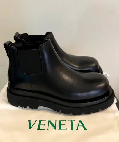 Stylish Black Chelsea Boots by Veneta